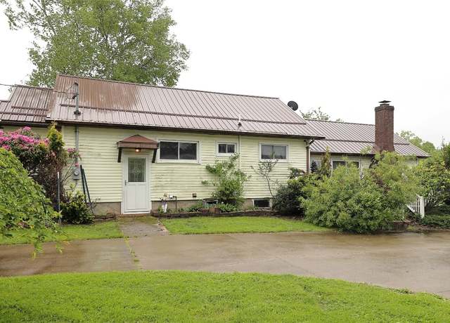Property at 20030 Spartansburg Hwy, Corry, PA 16407, 3 beds, 2.5 baths