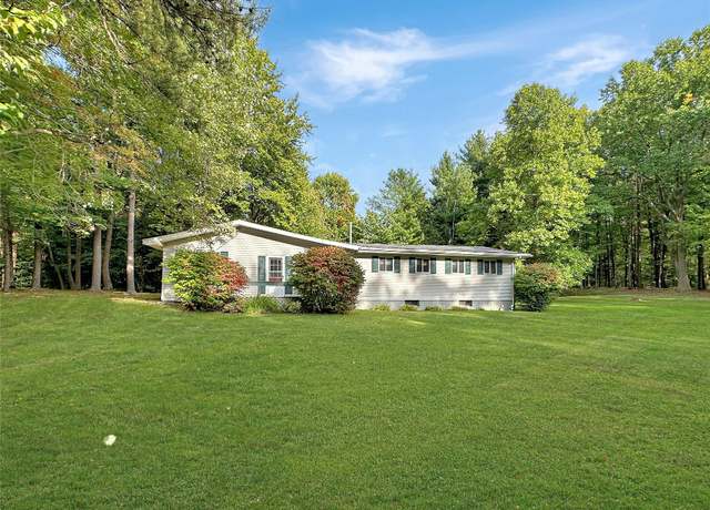 Property at 8511 Nissen Dr, Fairview, PA 16415, 3 beds, 2 baths