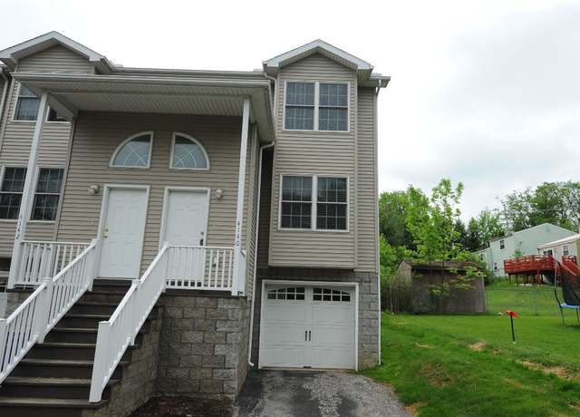 Property at 4140 Wood Hills Dr Unit C44, Erie, PA 16510, 3 beds, 1.5 baths