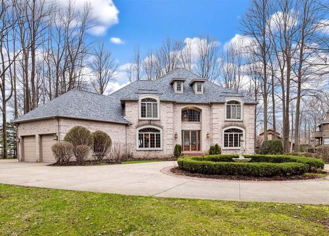 Property at 4274 Commodore Dr, Erie, PA 16505, 5 beds, 5 baths