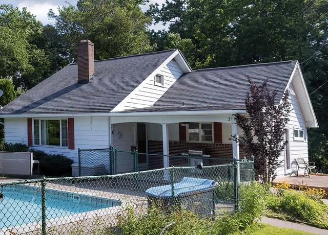 Property at 311 Clifton Dr, Erie, PA 16505, 3 beds, 1 bath