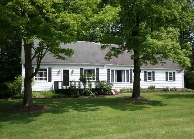 Property at 2315 Zimmerly Rd, Erie, PA 16506, 4 beds, 2 baths