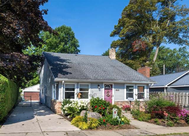 Property at 328 Beachgrove Dr, Erie, PA 16505, 4 beds, 2 baths