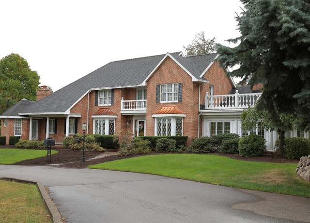Property at 1347 S Shore Dr, Erie, PA 16505, 3 beds, 5 baths