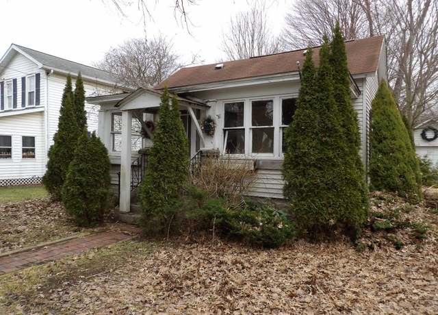Property at 308 Lincoln Ave, Meadville City, PA 16335, 2 beds, 1 bath