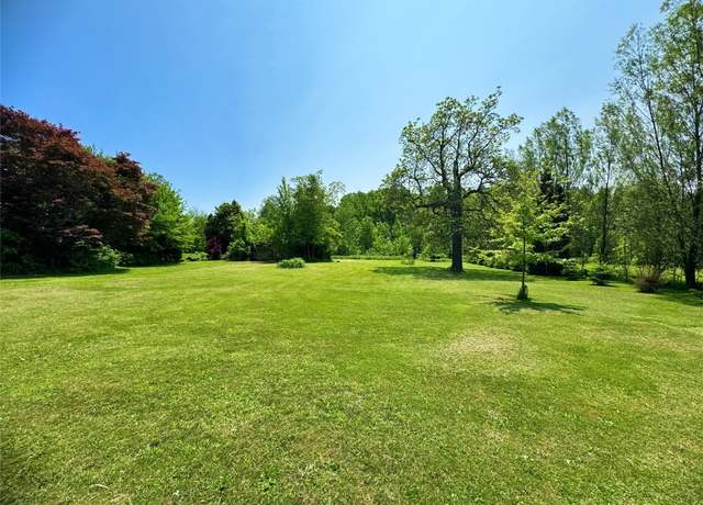 Property at 7509 E Lake Rd, Erie, PA 16511