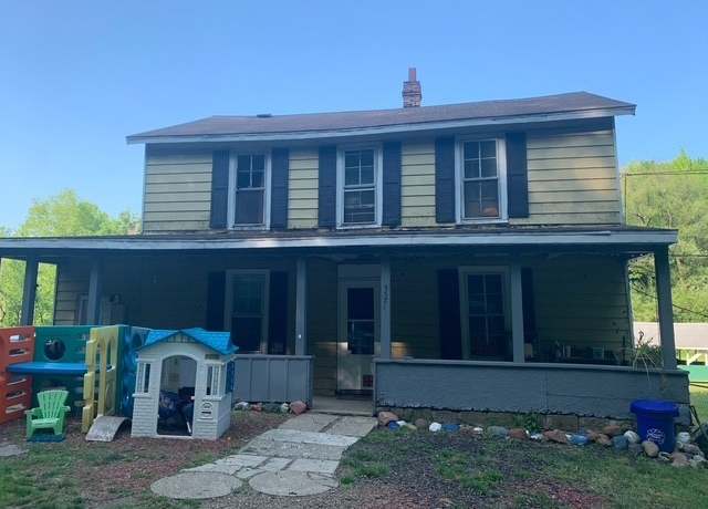 Property at 5571 Henderson Rd, Erie, PA 16509, 4 beds, 1 bath