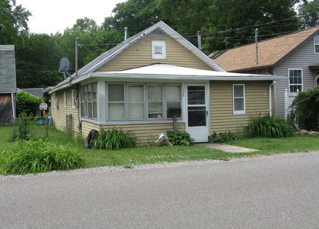 Property at 138 Kelso Dr, Erie, PA 16505, 2 beds, 1 bath