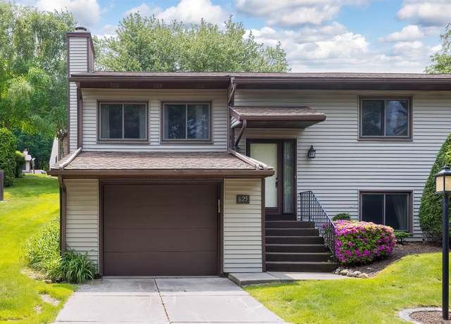 Property at 625 Montroyale Dr, Erie, PA 16504, 3 beds, 2 baths
