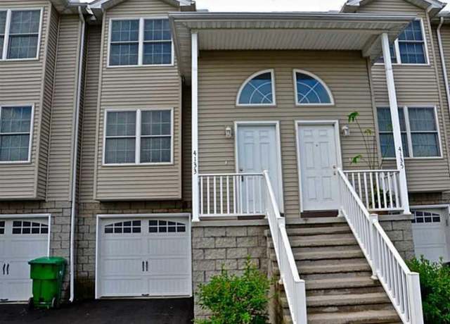 Property at 4133 Wood Hills Dr Unit c16, Erie, PA 16510, 2 beds, 1.5 baths
