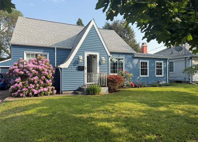 Property at 1921 W 11th St, Erie, PA 16505, 3 beds, 1 bath