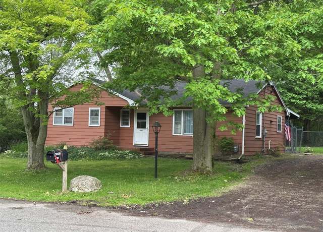 Property at 2741 E 29th St, Erie, PA 16510, 3 beds, 1.5 baths