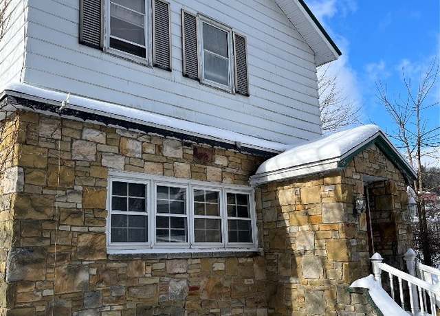 Property at 323 W Mount Vernon St, Titusville, PA 16354, 2 beds, 1.5 baths