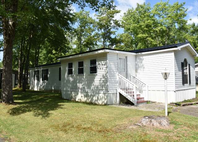 Property at 10385 Center Dr, Meadville, PA 16335, 2 beds, 2 baths