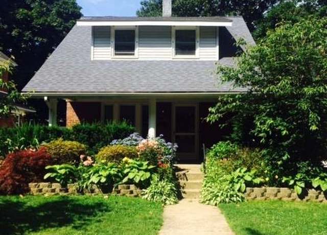 Property at 526 Shenley Dr, Erie, PA 16505, 3 beds, 1.5 baths