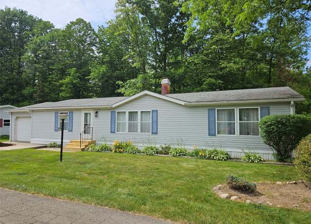 Property at 1895 Northwood Ln, Erie, PA 16509, 3 beds, 2 baths