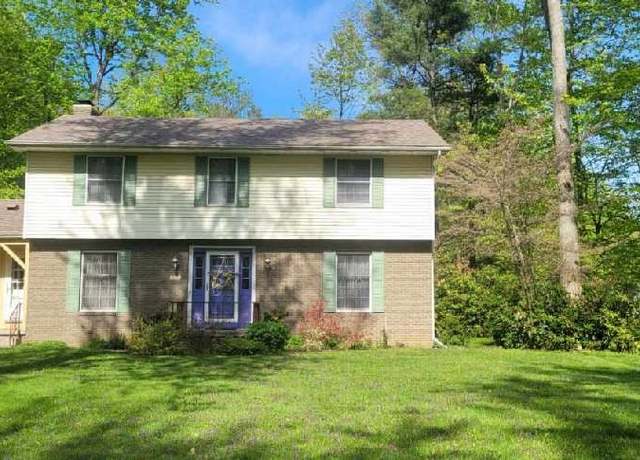 Property at 315 Old Mill Rd, Erie, PA 16505, 4 beds, 2.5 baths