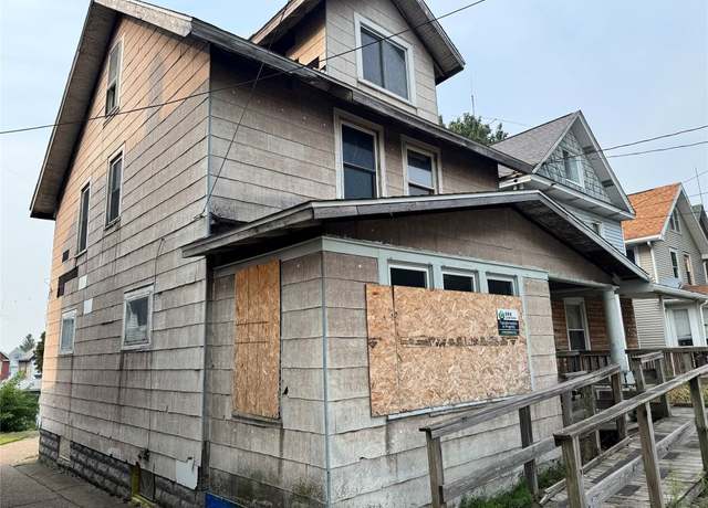 Property at 908 E 26th St E, Erie, PA 16503, 2 beds, 2 baths