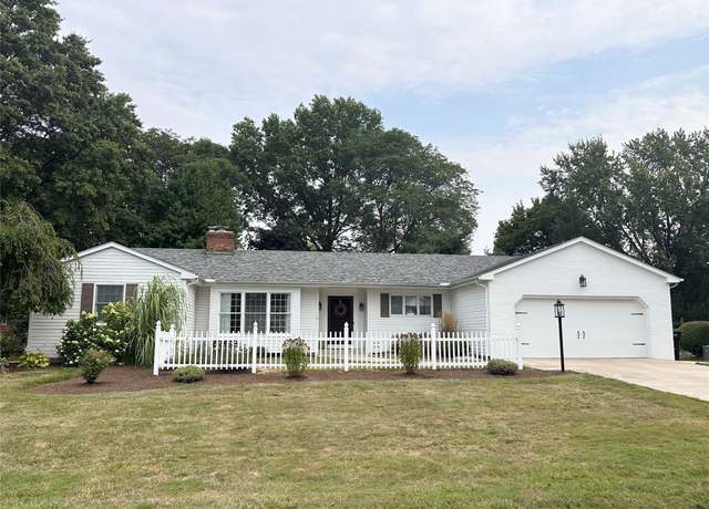 Property at 1230 Beaver Dr, Erie, PA 16509, 3 beds, 2.5 baths