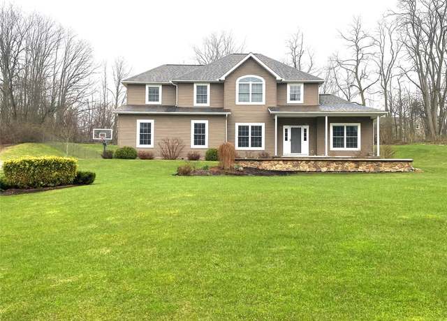 Property at 1205 Silver Dr, Erie, PA 16509, 4 beds, 3 baths