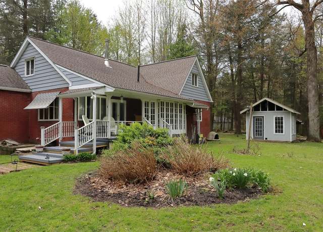 Property at 6750 W Ridge Rd, Fairview, PA 16415, 2 beds, 1.5 baths