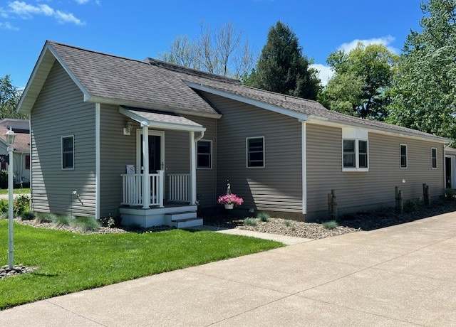 Property at 5976 Glade Dr, Erie, PA 16509, 4 beds, 1 bath
