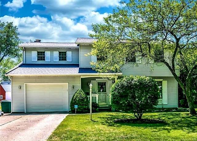 Property at 2816 Greengarden Blvd, Erie, PA 16508, 4 beds, 2.5 baths