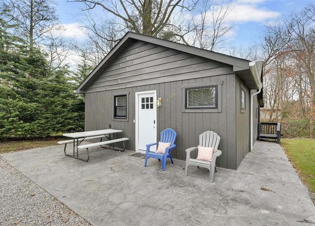 Property at 140 Kelso Dr, Erie, PA 16505, 2 beds, 1 bath