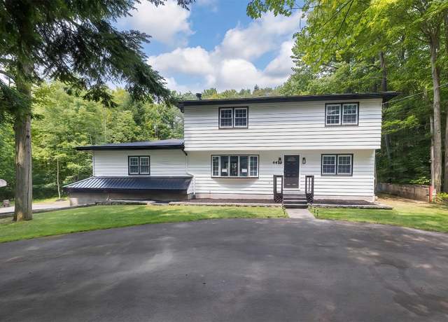 Property at 4470 Steger Rd, Erie, PA 16510, 5 beds, 2 baths