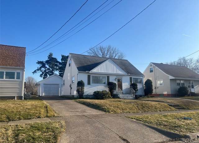 Property at 1919 W 34th St, Erie, PA 16508, 3 beds, 1.5 baths