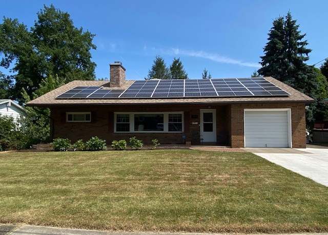 Property at 134 Longacre Ave, Erie, PA 16509, 3 beds, 1.5 baths