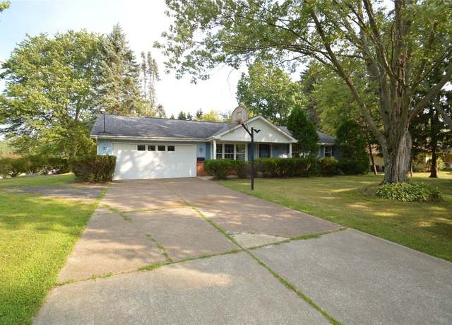 Property at 5518 W 50th St, Fairview, PA 16415, 3 beds, 1.5 baths