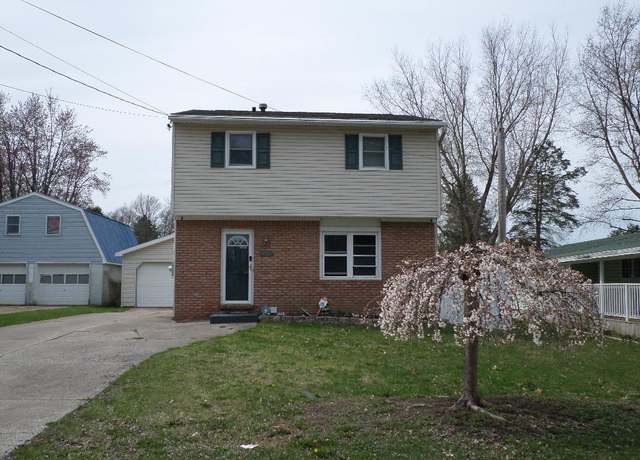 Property at 1828 Cole Dr, Erie, PA 16505, 3 beds, 1.5 baths