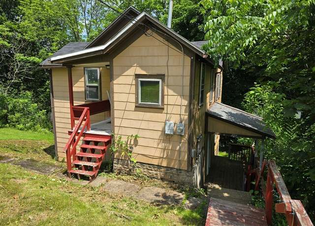 Property at 104 Hiland Ave, Oil City, PA 16301, 3 beds, 1 bath