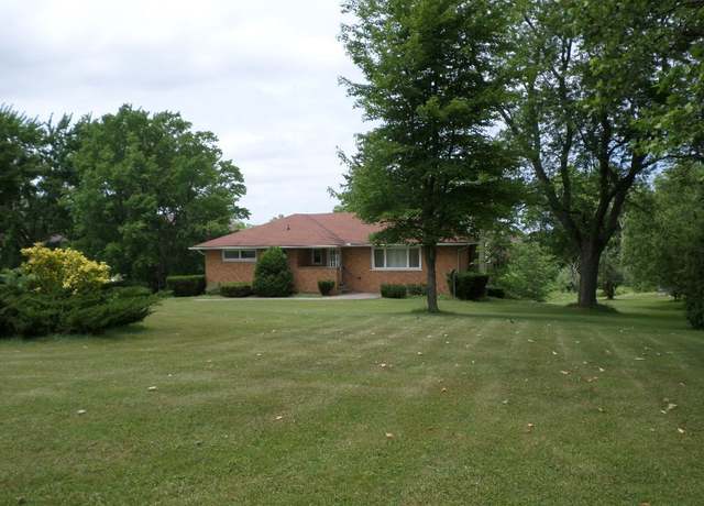 Property at 2360 Edinboro Rd, Erie, PA 16509, 3 beds, 2.5 baths