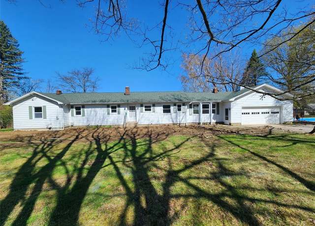 Property at 2710 Hershey Rd, Erie, PA 16509, 4 beds, 2.5 baths