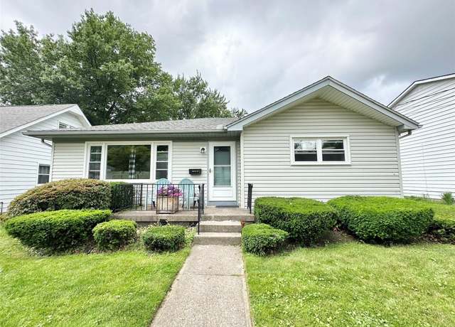 Property at 1748 Skyline Dr, Erie, PA 16509, 3 beds, 2 baths