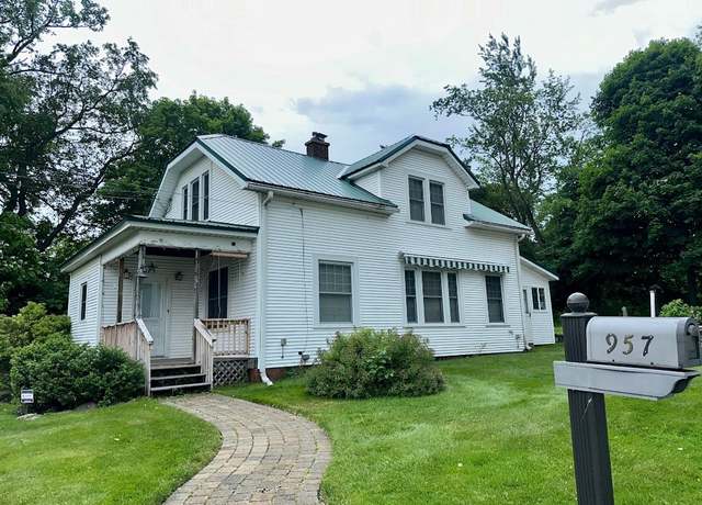 Property at 957 E 29th St, Erie, PA 16504, 3 beds, 1.5 baths