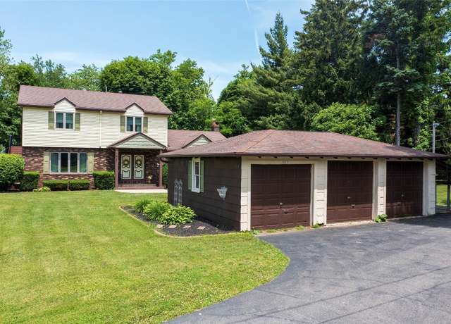 Property at 8410 Windsor Beach Ct, Erie, PA 16511, 3 beds, 2.5 baths
