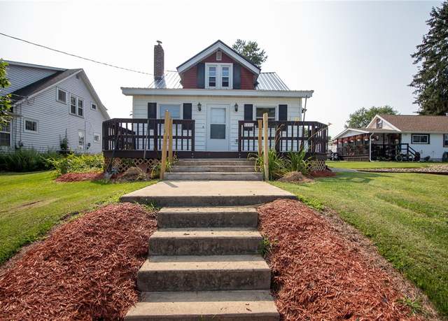 Property at 111 Washington St, Edinboro, PA 16412, 3 beds, 1.5 baths