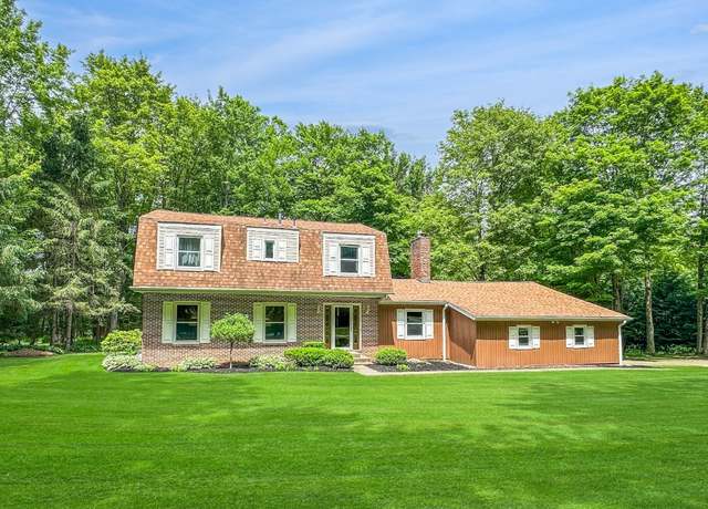 Property at 12015 Skyview Dr, Edinboro, PA 16412, 4 beds, 2.5 baths