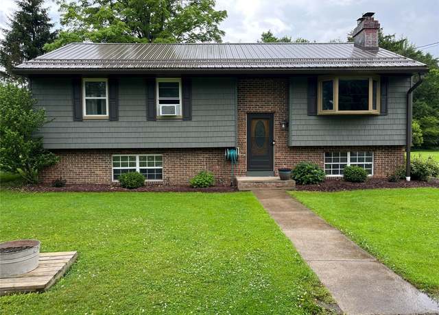 Property at 9036 Lake Pleasant Rd, Erie, PA 16509, 3 beds, 1.5 baths