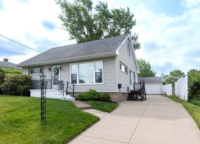 Property at 1719 W 41st St, Erie, PA 16509, 3 beds, 1.5 baths