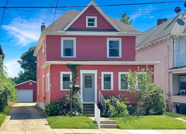 Property at 1039 W 7th St, Erie, PA 16502, 4 beds, 1.5 baths