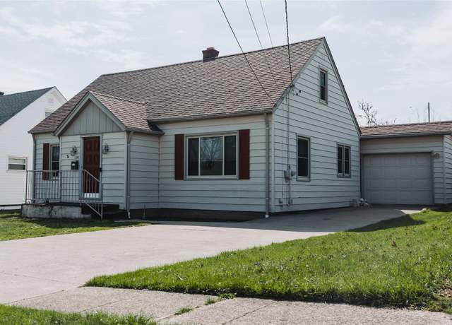 Property at 1595 W 40th St, Erie, PA 16509, 4 beds, 1.5 baths
