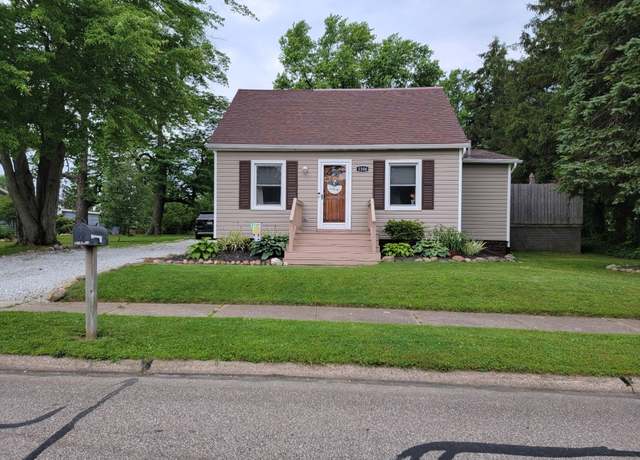 Property at 1306 E 41st St, Erie, PA 16504, 3 beds, 1 bath