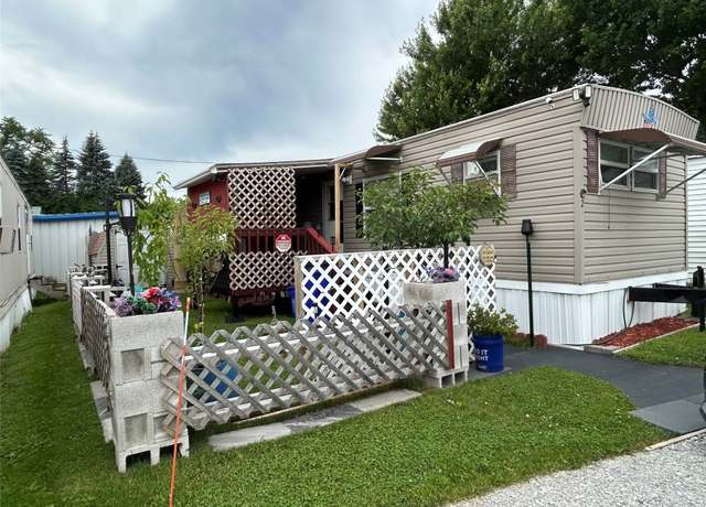 Property at 2540 Colonial Ave #2, Erie, PA 16506, 2 beds, 1 bath