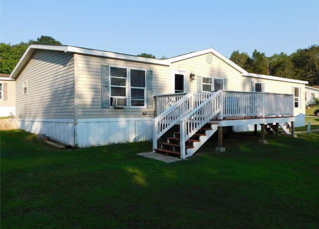 Property at 506 Squirrel Dr, Erie, PA 16509, 4 beds, 2 baths