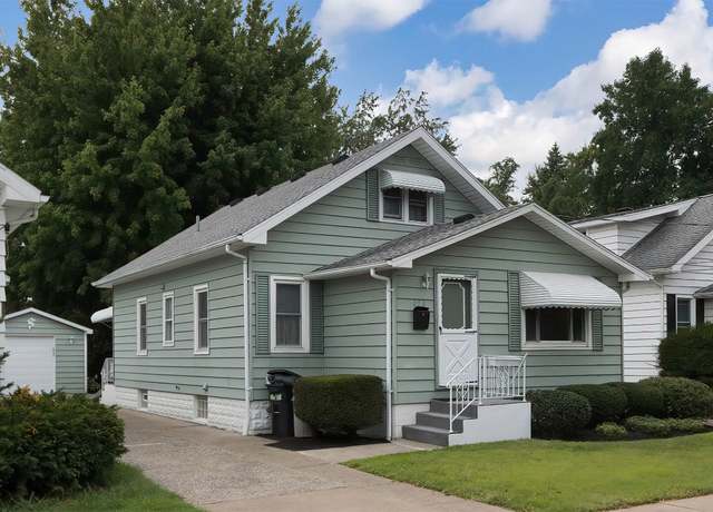 Property at 925 W 33rd St, Erie, PA 16508, 3 beds, 1 bath