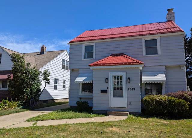 Property at 2019 Eastlawn Pkwy, Erie, PA 16510, 3 beds, 1 bath